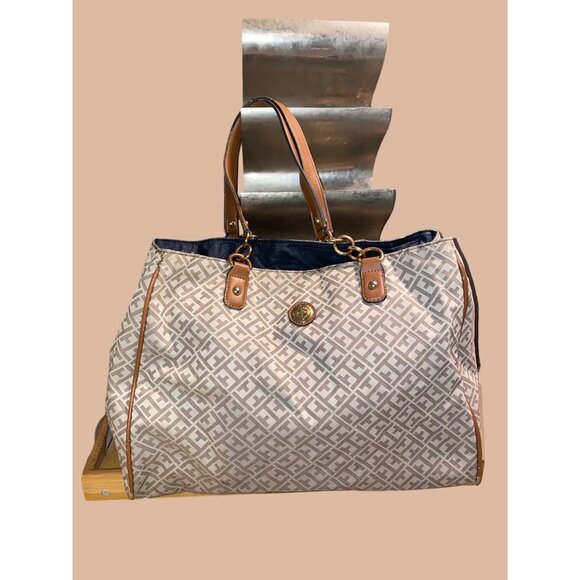 Tommy Hilfiger Large Tan Logo Canvas Shoulder Tote Bag Gold Accent Chain - Picture 1 of 10